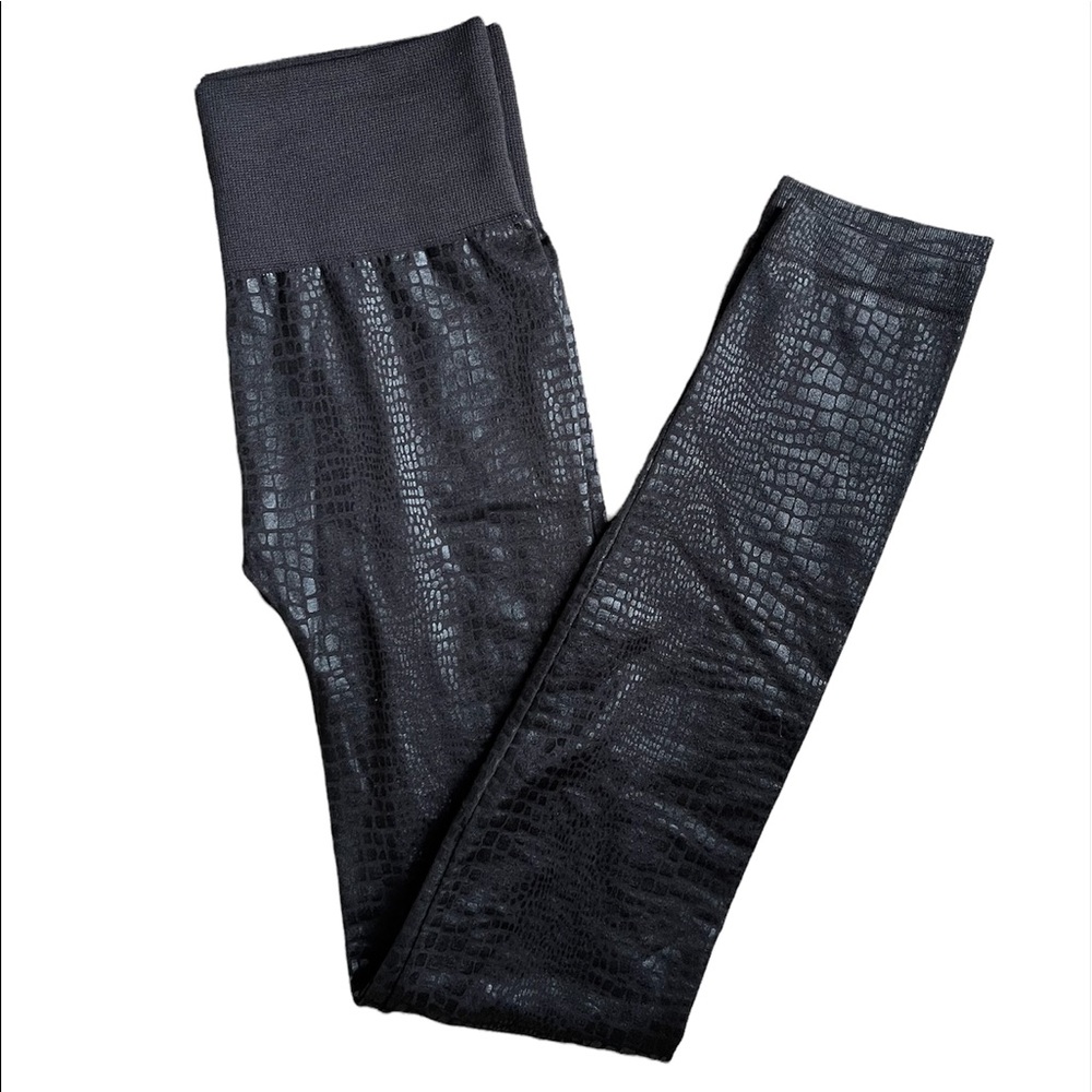 Yarn & Sea Snake Print Leggings